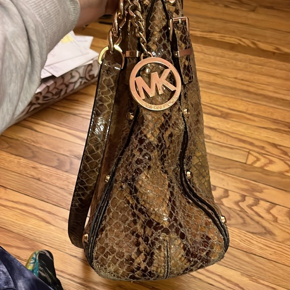 Women’s Michael Kors Limited edition snakeskin brown and gold shoulder bag - Picture 6 of 10